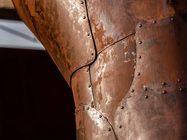 painting rusted metal