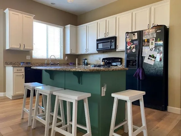 painting cabinets